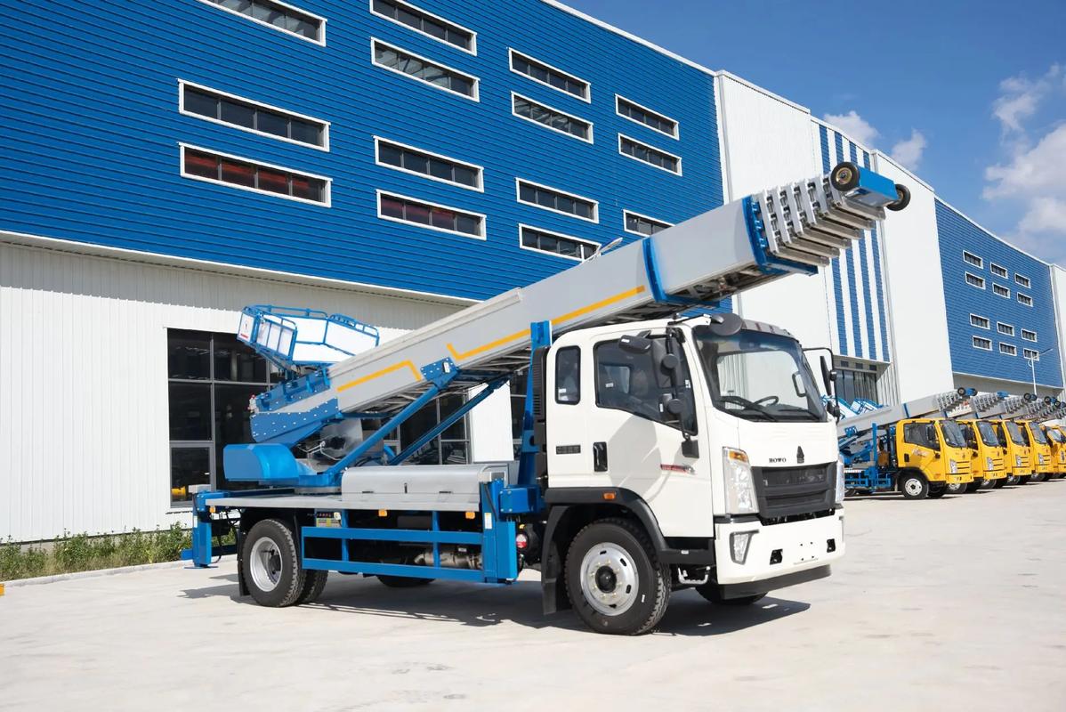 大茂镇出租云梯车高空作业车 建筑垃圾搬运