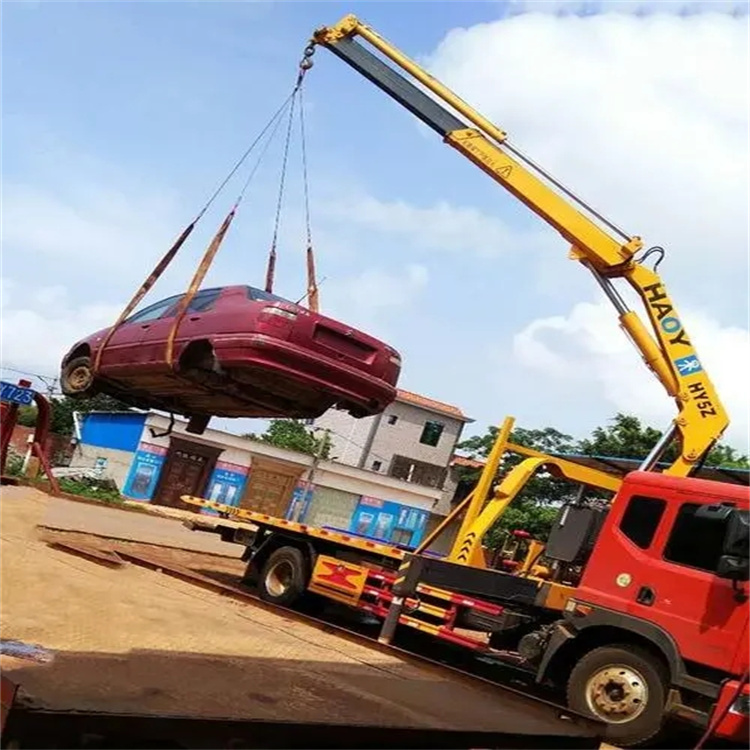 大茂镇吊车吊汽车的正确方法